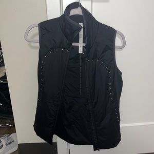 Black Lululemon Light Reflective Vest (6)